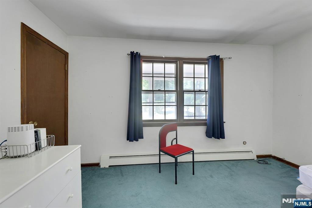 281 Rivara Court Ridgewood, NJ 07450 - Photo 8 of 41