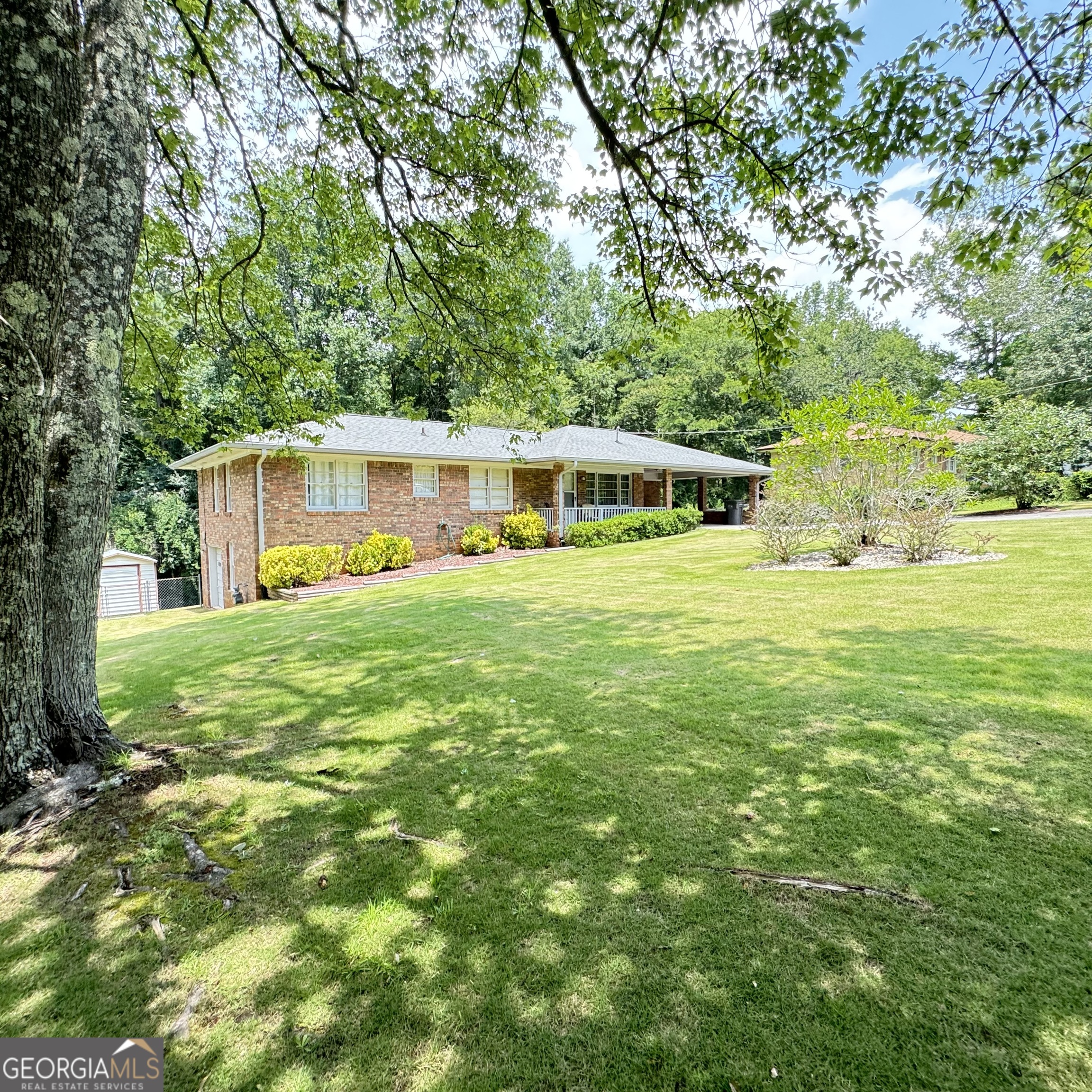 6136 Queens Road Douglasville, GA 30135 - Photo 3 of 24