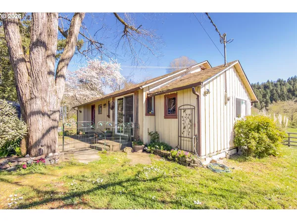 $349,990 | 14982 Highway 42, Myrtle Point, OR 97458