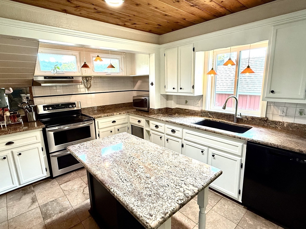 5 Washington Street Monson, MA 01057 - Photo 7 of 41