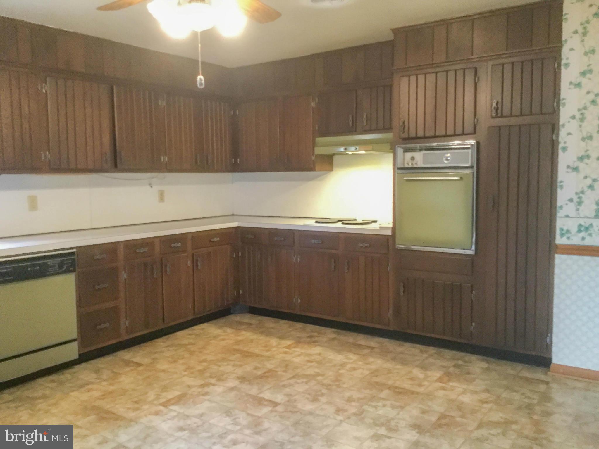 10613 Harry Heth Road Williamsport, MD 21795 - Photo 11 of 30 Kitchen