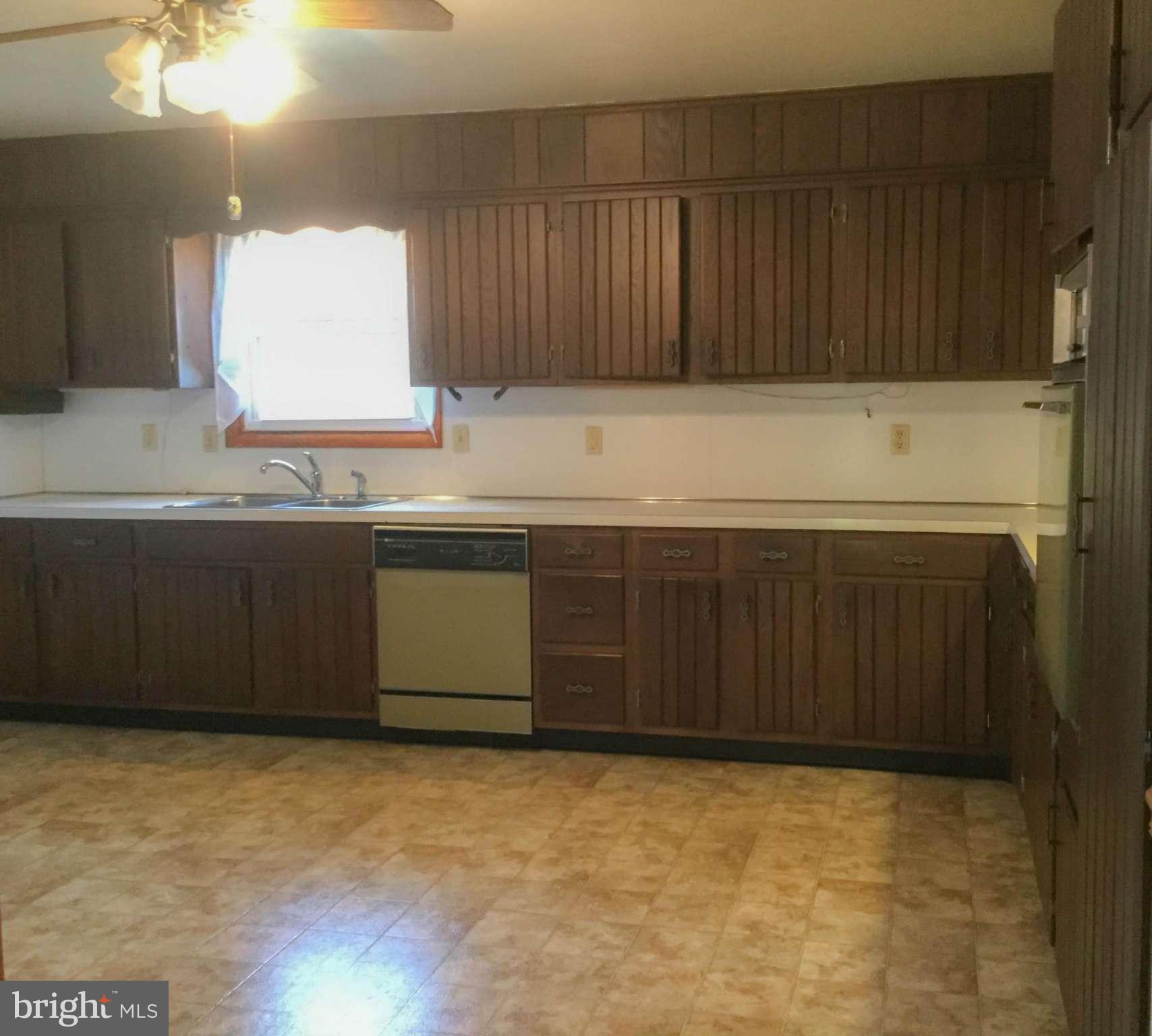10613 Harry Heth Road Williamsport, MD 21795 - Photo 12 of 30 Kitchen