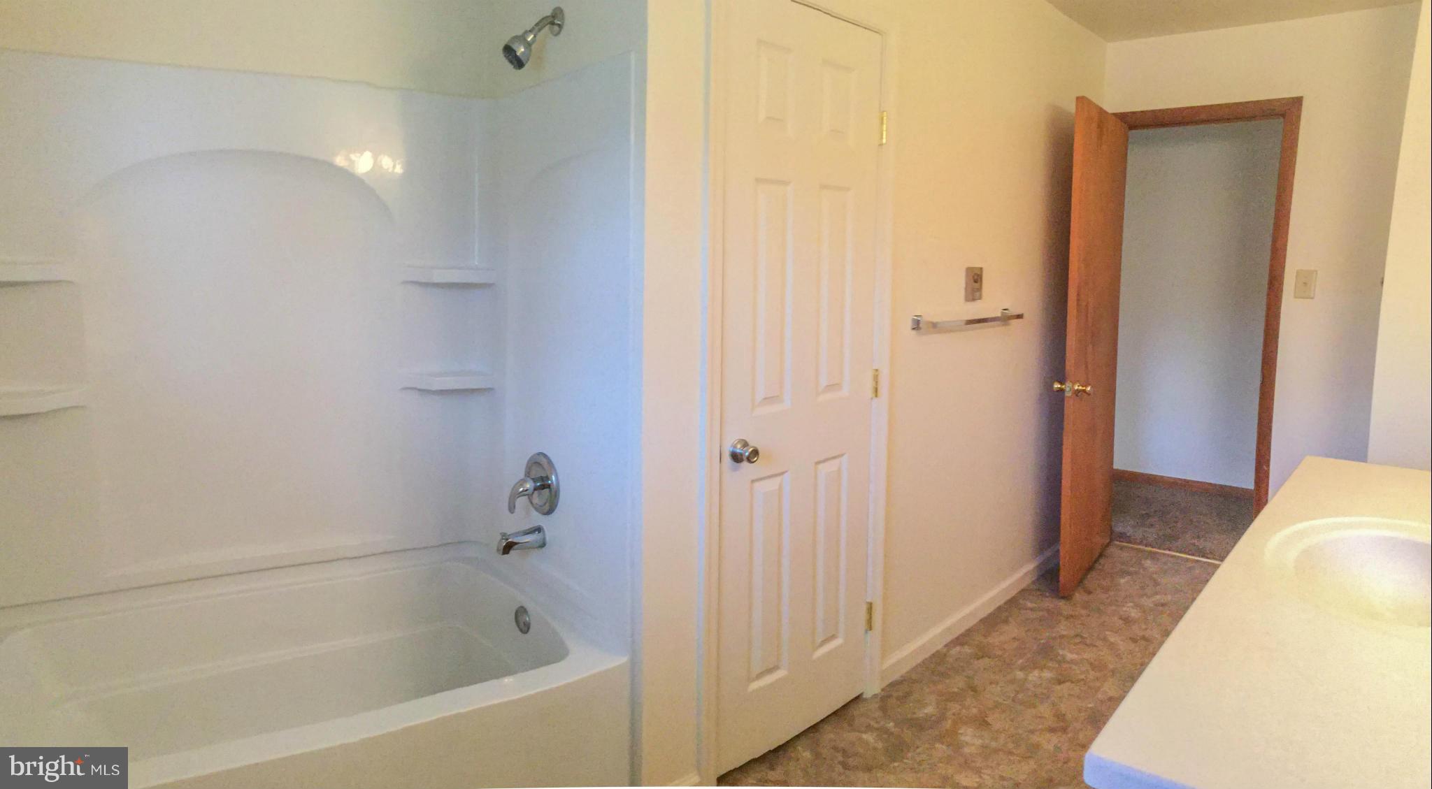 10613 Harry Heth Road Williamsport, MD 21795 - Photo 14 of 30 Bath