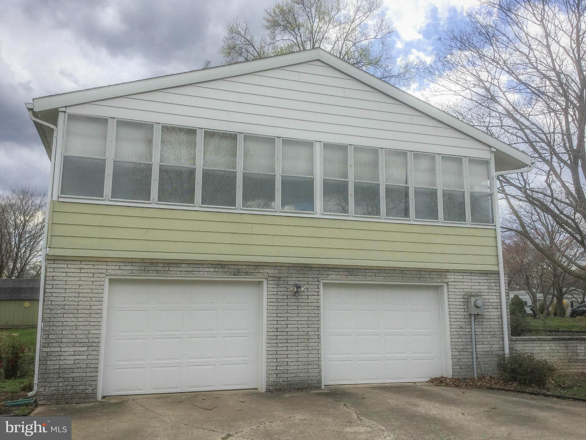 10613 Harry Heth Road Williamsport, MD 21795 - Photo 26 of 30 Spacious Two Car Garage