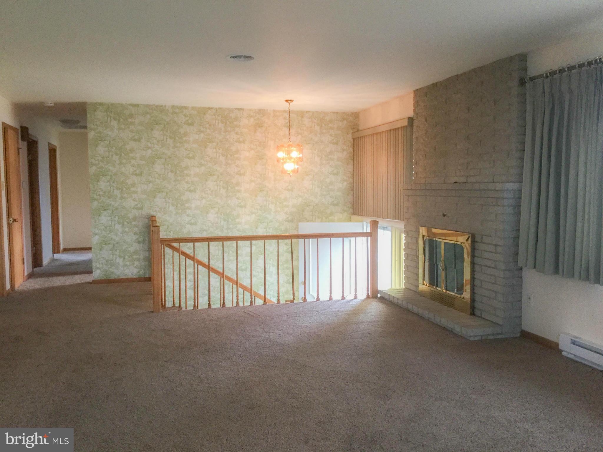 10613 Harry Heth Road Williamsport, MD 21795 - Photo 7 of 30 Living Room