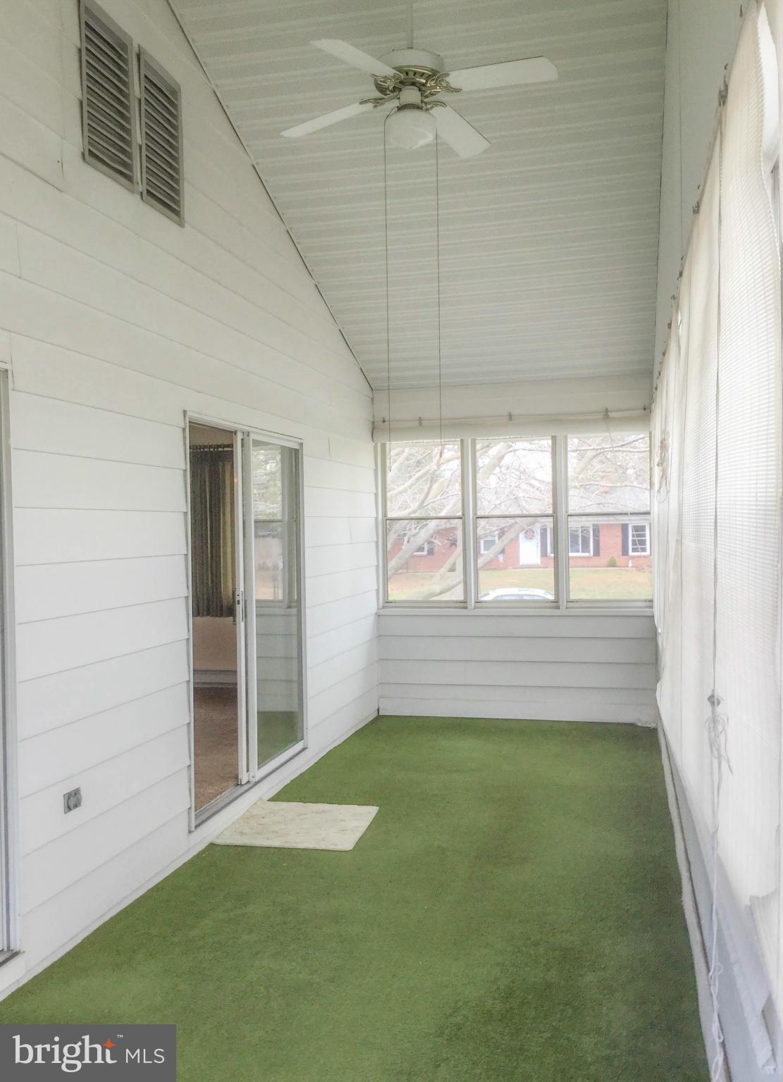 10613 Harry Heth Road Williamsport, MD 21795 - Photo 9 of 30 Sunroom