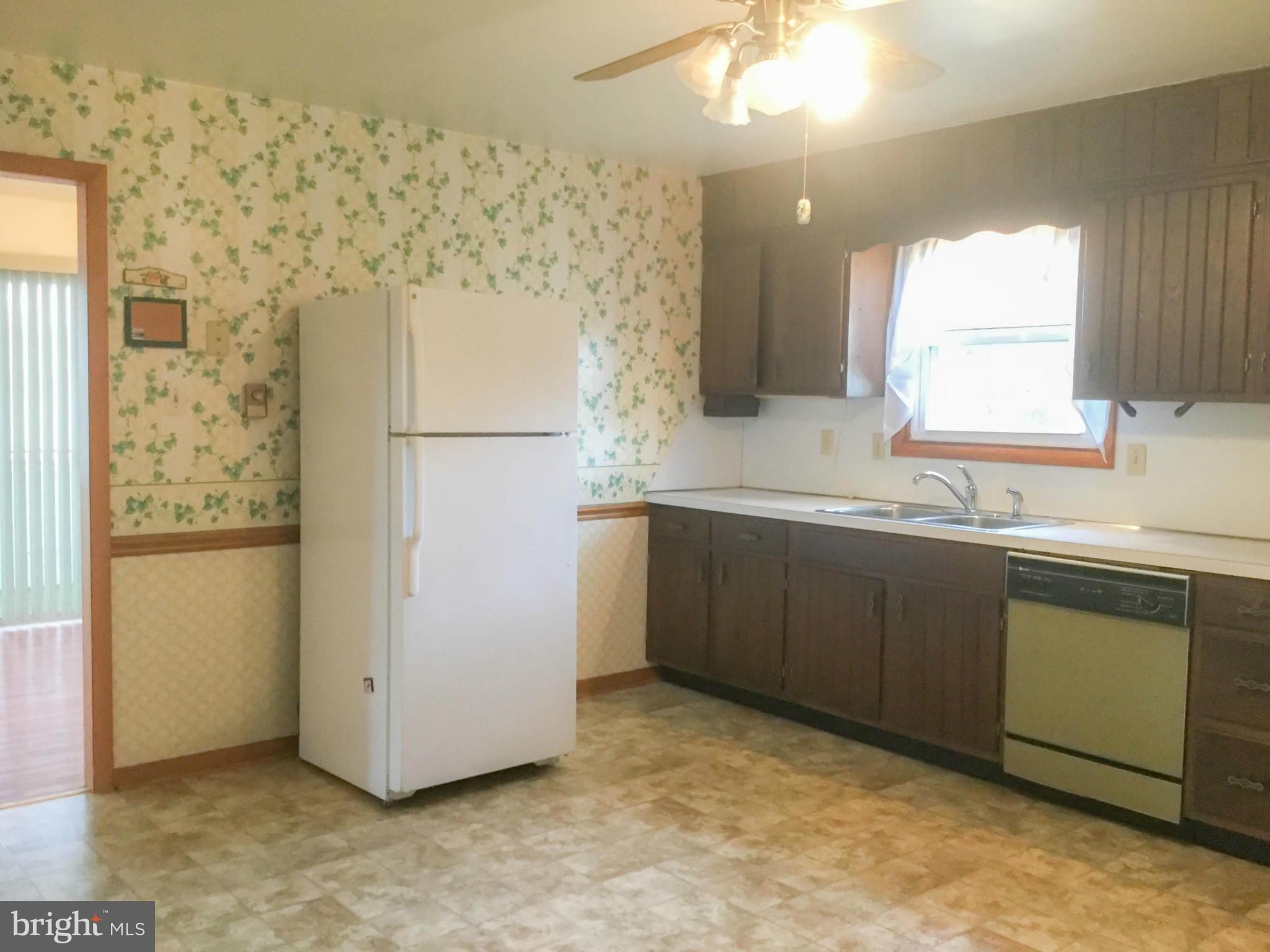 10613 Harry Heth Road Williamsport, MD 21795 - Photo 10 of 30 Kitchen