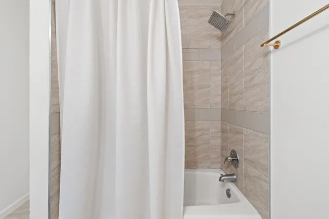 $1,950 | 3604 Clawson Road, Unit 203, Austin, TX 78704