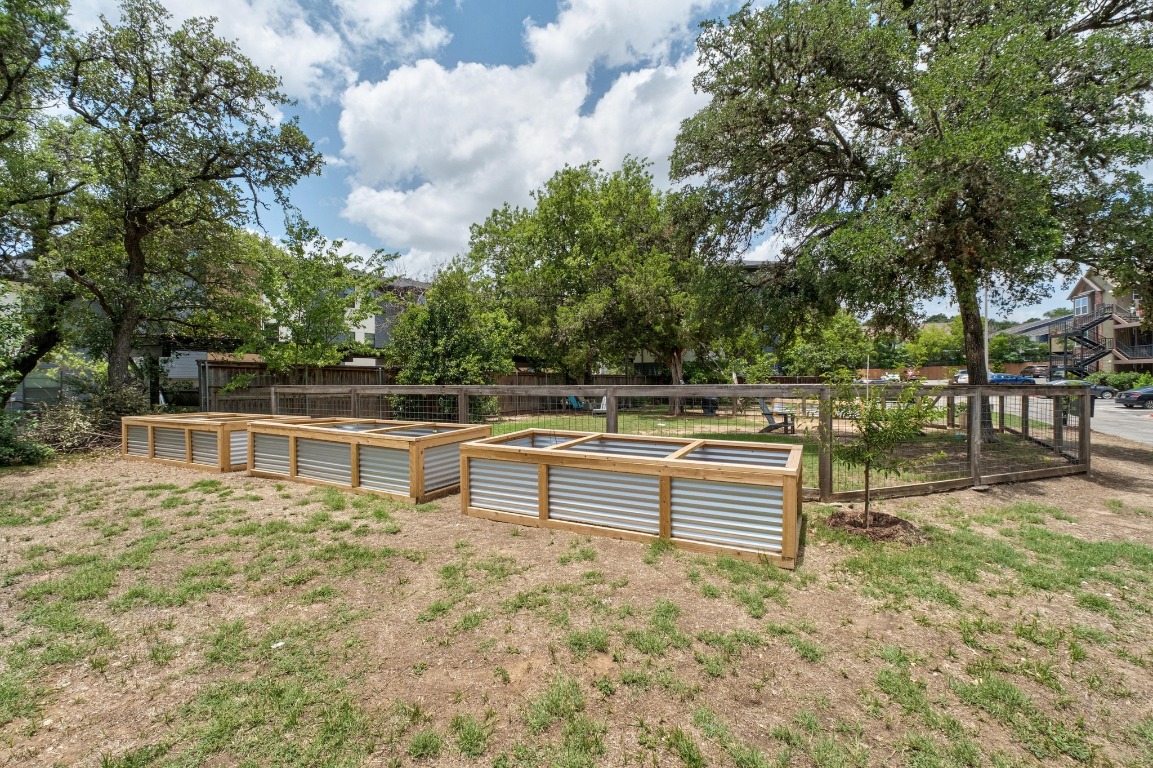 3604 Clawson Road, Unit 203 Austin, TX 78704 - Photo 27 of 37 View of dog park and community garden