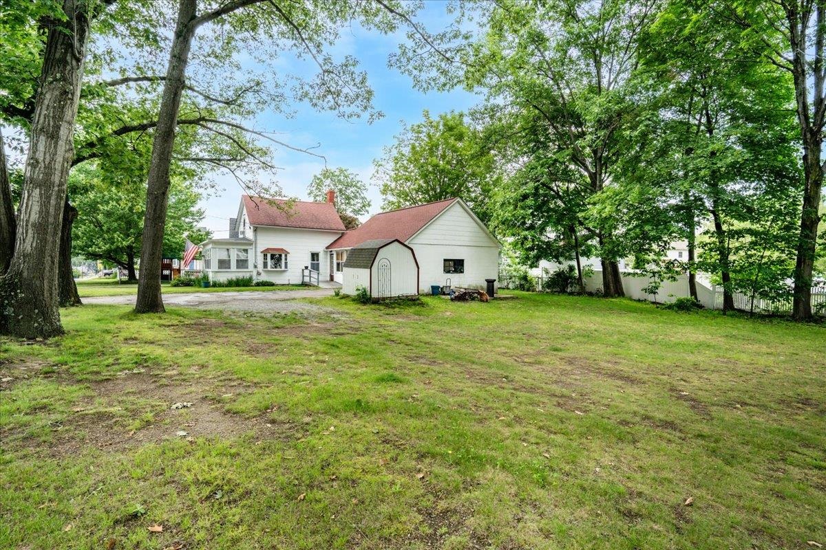 264 Candia Road Manchester, NH 03109 - Photo 3 of 41