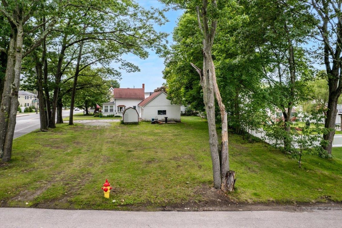 264 Candia Road Manchester, NH 03109 - Photo 5 of 41