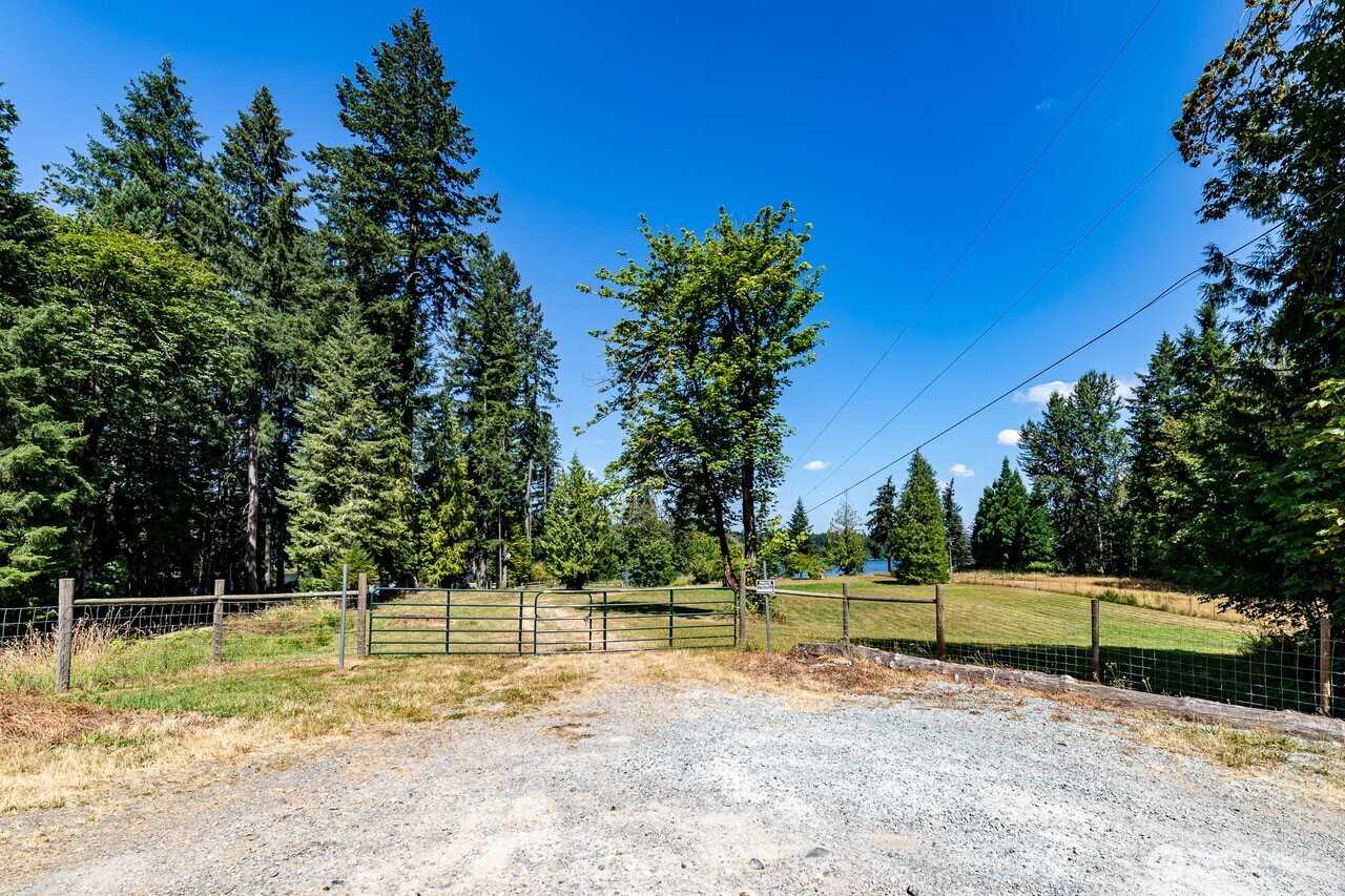 34304 Thomas Road East Eatonville, WA 98328 - Photo 8 of 13