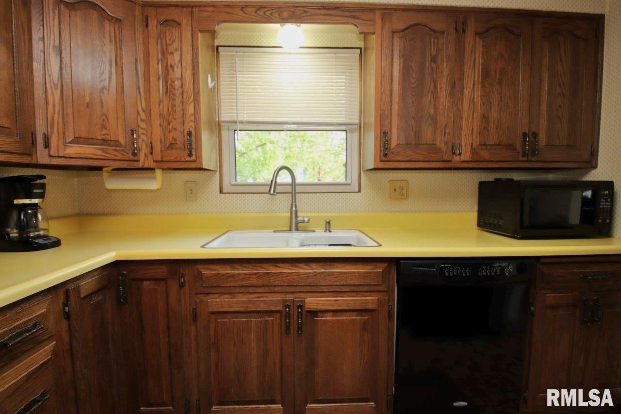 204 Hemlock Street Pekin, IL 61554 - Photo 32 of 71