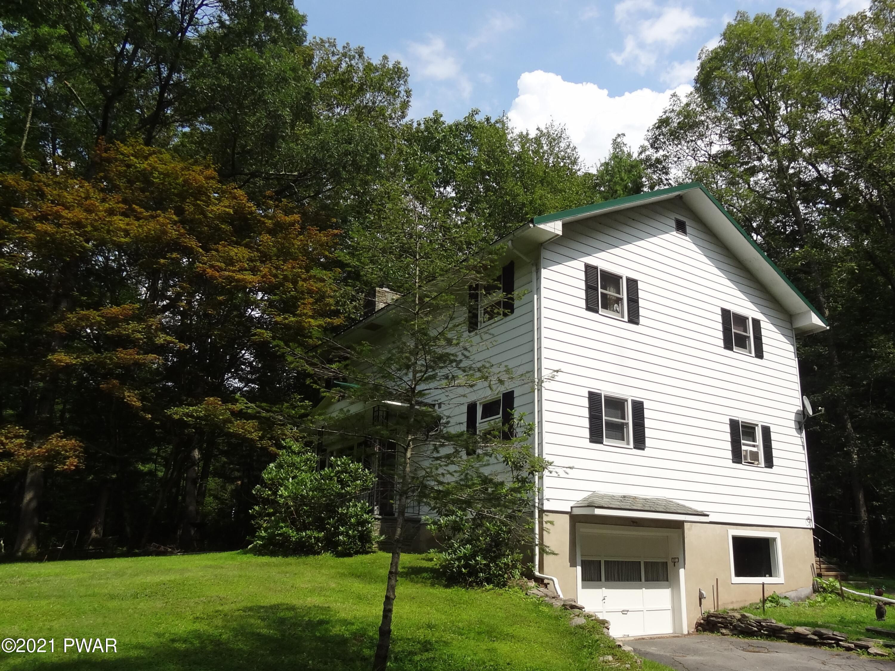 146 Market Road Greeley, PA 18425 - Photo 2 of 36 DSC05207