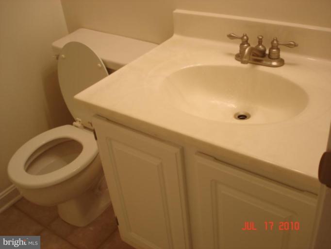 14800 Rydell Road, Unit 102 Centreville, VA 20121 - Photo 9 of 10 Bath #1