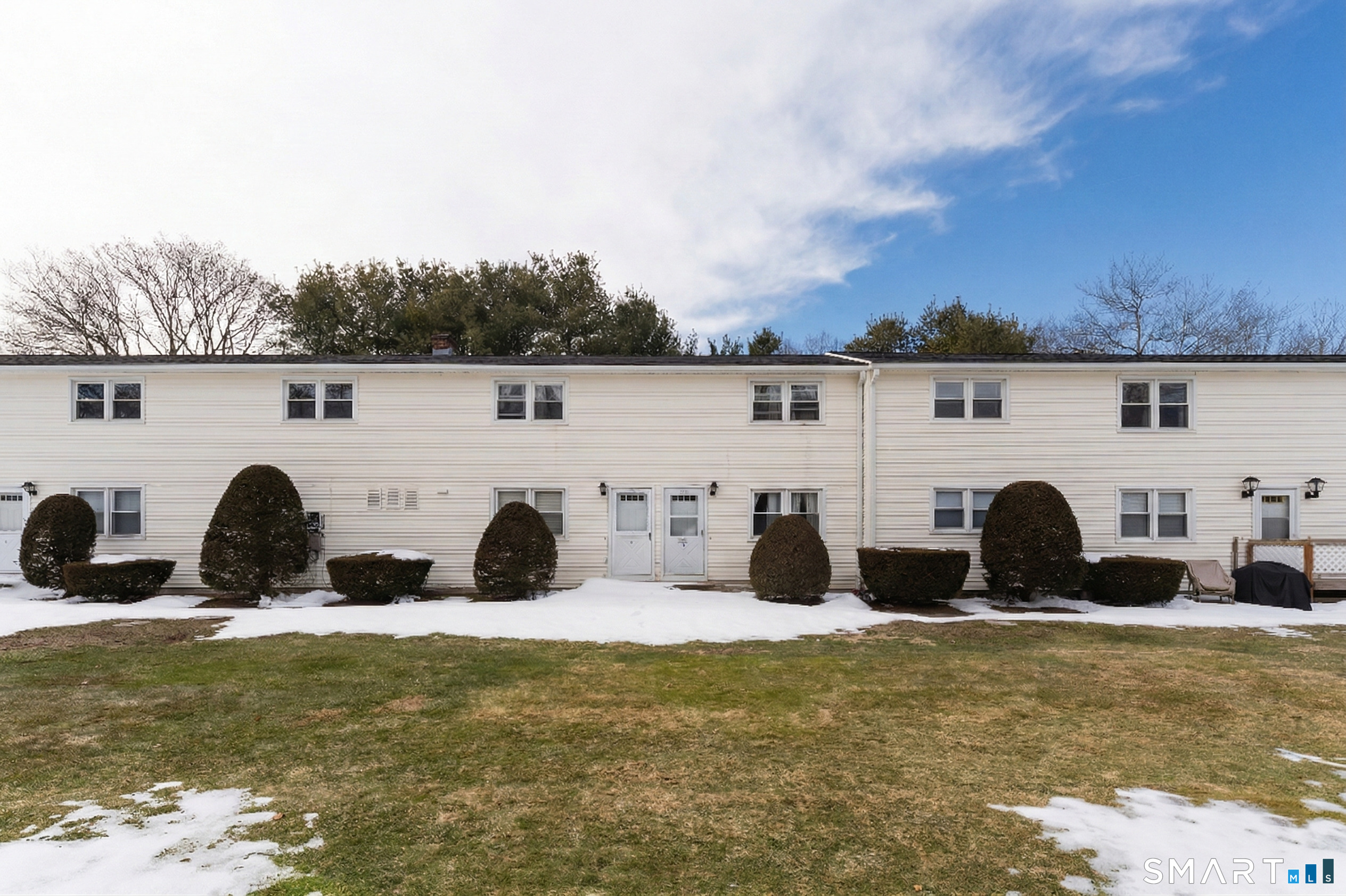 144 East Main Street, Unit 5 Clinton, CT 06413 - Photo 1 of 19 a view of a terrace with chairs