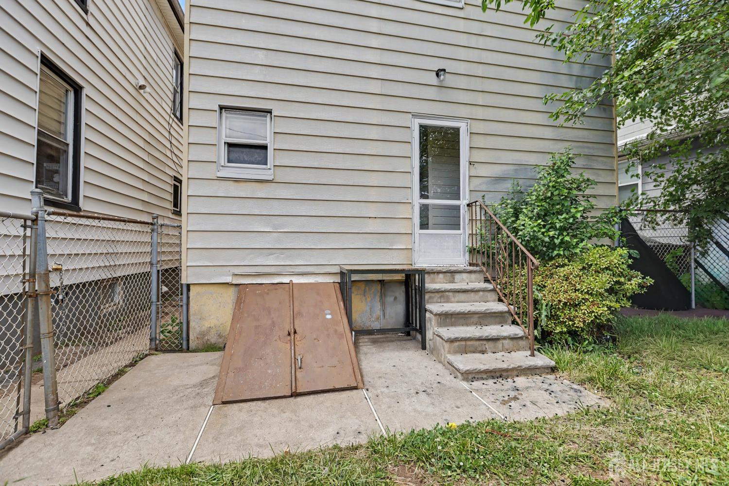 738 Edgar Road Elizabeth, NJ 07202 - Photo 20 of 23