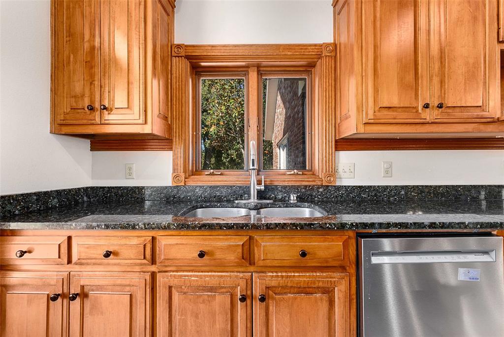 11631 Hiram Road Wills Point, TX 75169 - Photo 12 of 29 a view of a sink and a window