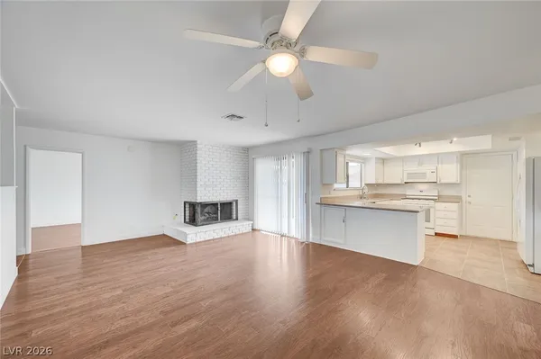 $1,950 | 1116 Rock Springs Drive, Las Vegas, NV 89128