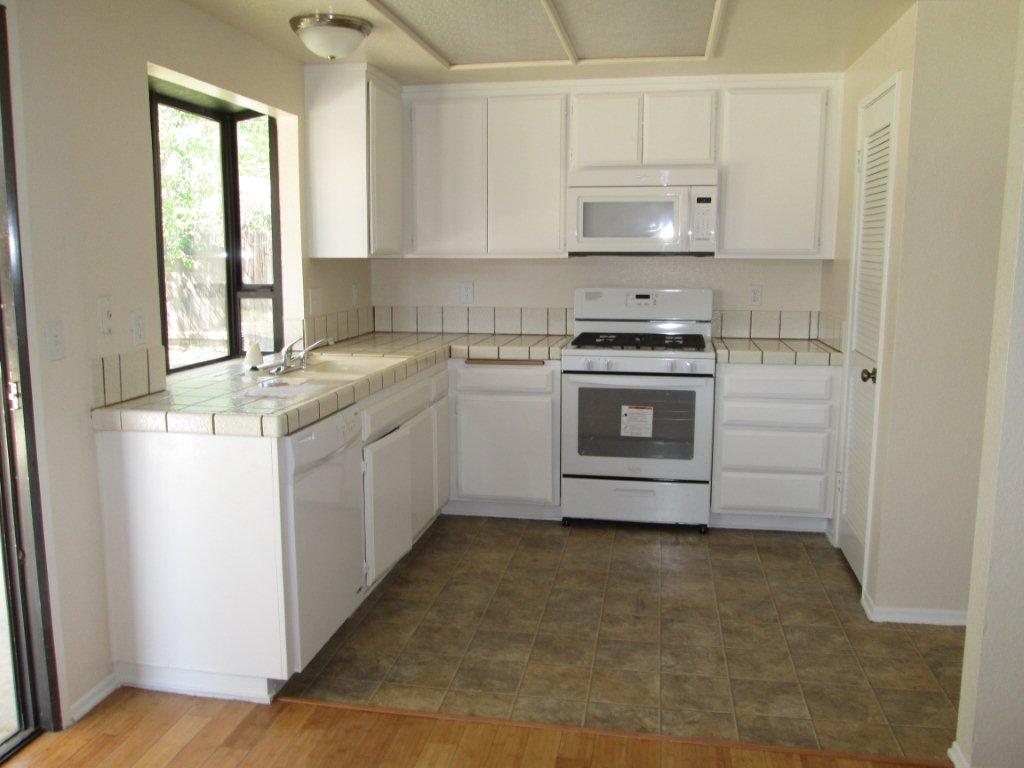 4536 Table Mountain Road Palmdale, CA 93552 - Photo 9 of 28 IMG_4990.jpg