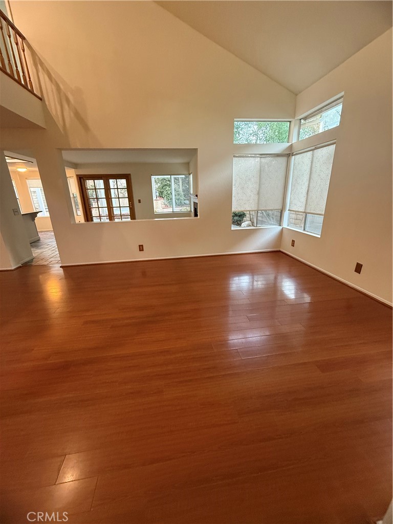 58 Valley Crest Road Simi Valley, CA 93065 - Photo 6 of 30 Gallery Image 6