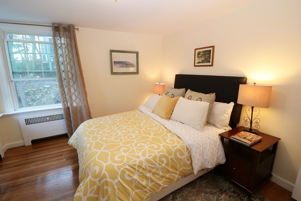 78 Roundwood Road Newton, MA 02464 - Photo 4 of 6