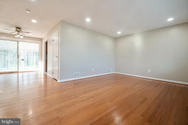 $3,100 | 1909 Pagham Road, Glen Burnie, MD 21061