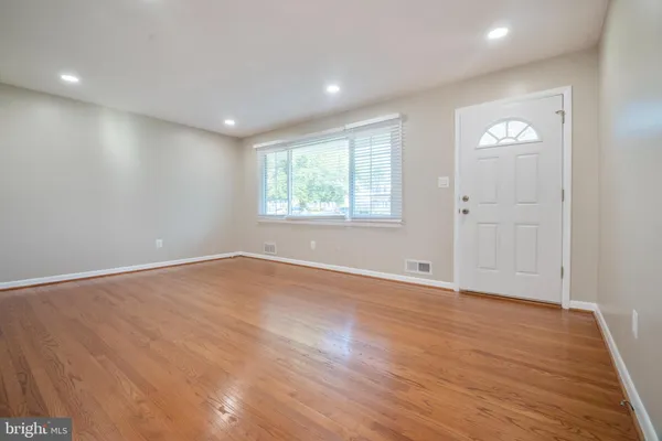 $3,100 | 1909 Pagham Road, Glen Burnie, MD 21061