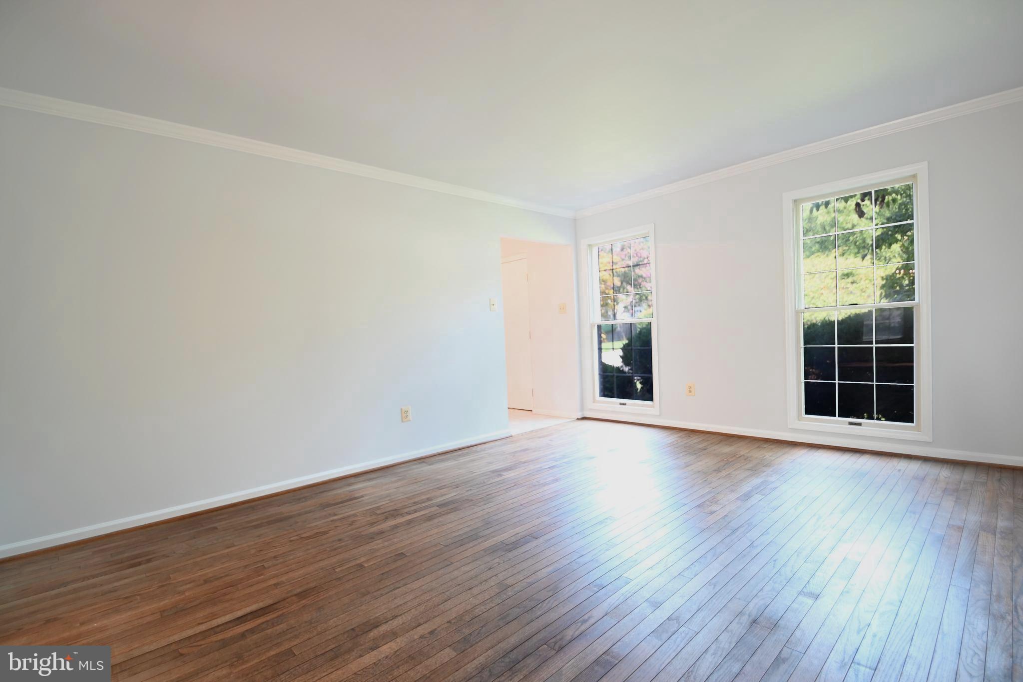 8510 Aqueduct Road Potomac, MD 20854 - Photo 8 of 80 Formal Living Room