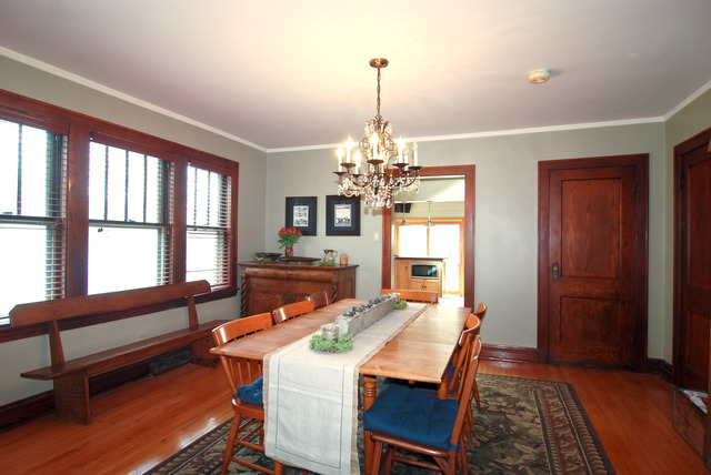 428 Selborne Road Riverside, IL 60546 - Photo 4 of 15