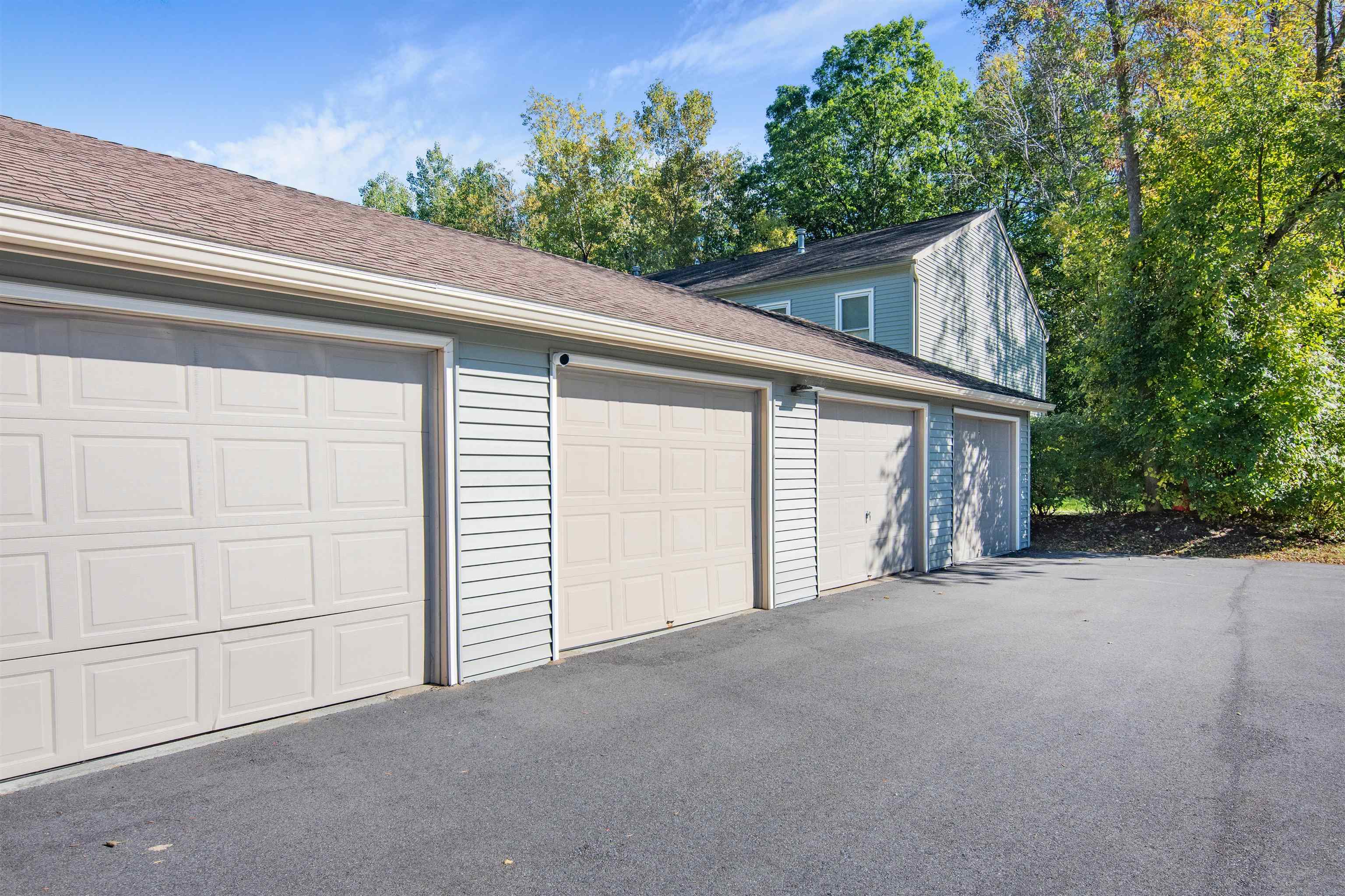 172 Locust Hill Road, Unit 172 Shelburne, VT 05482 - Photo 5 of 35 Gallery Image 5