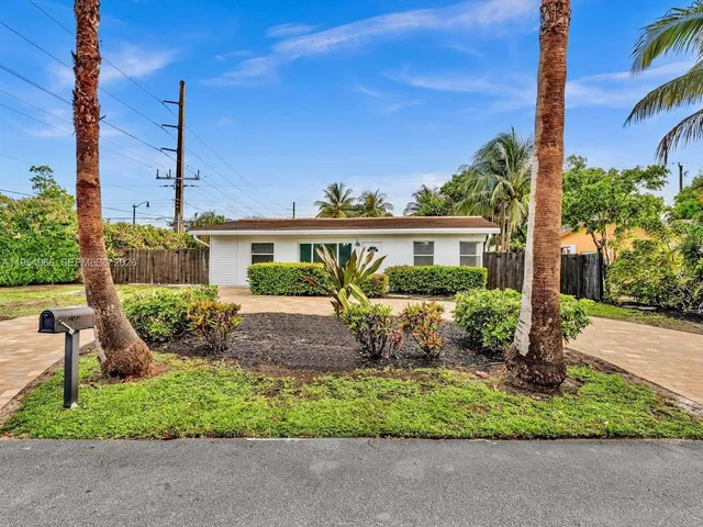 $2,300 | 1513 Northeast 30th Court, Unit 2, Pompano Beach, FL 33064