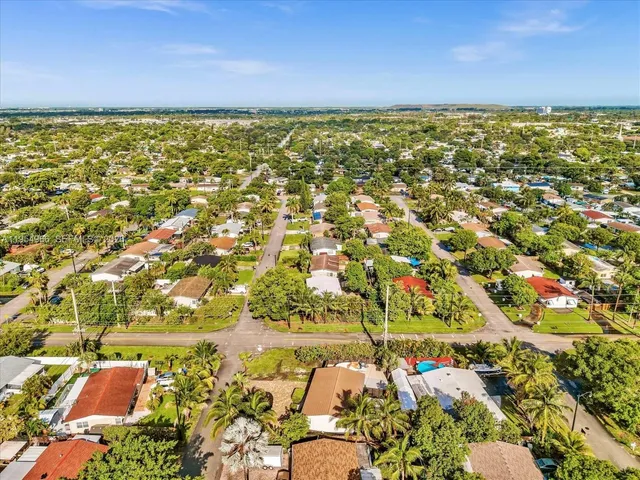 $2,300 | 1513 Northeast 30th Court, Unit 2, Pompano Beach, FL 33064