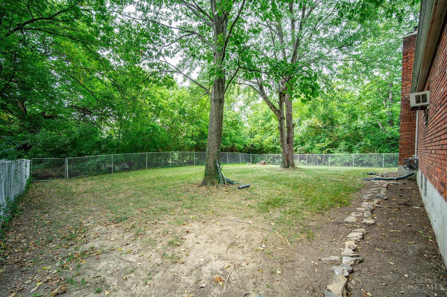 4489 Foley Road Cincinnati, OH 45238 - Photo 7 of 26
