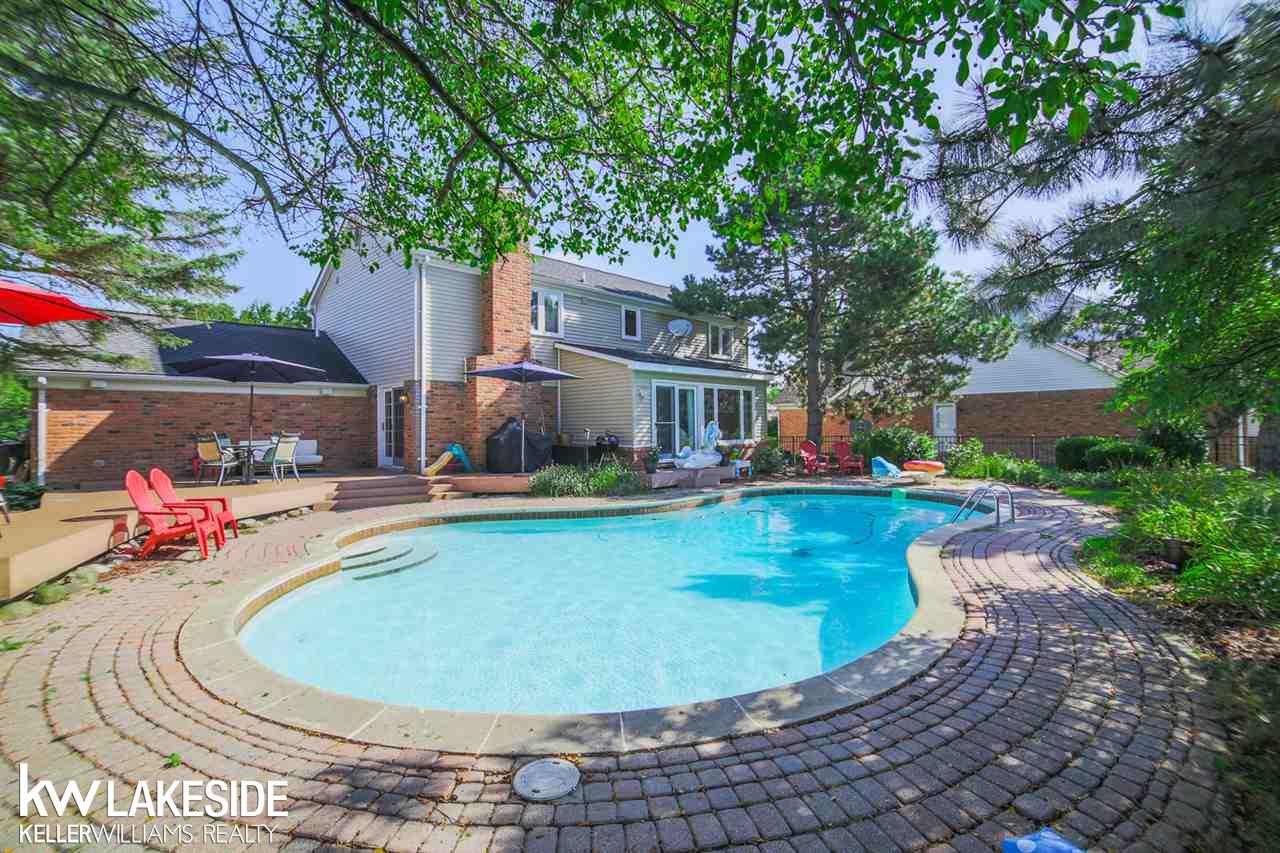 2437 Rancroft Beat Rochester Hills, MI 48306 - Photo 7 of 33