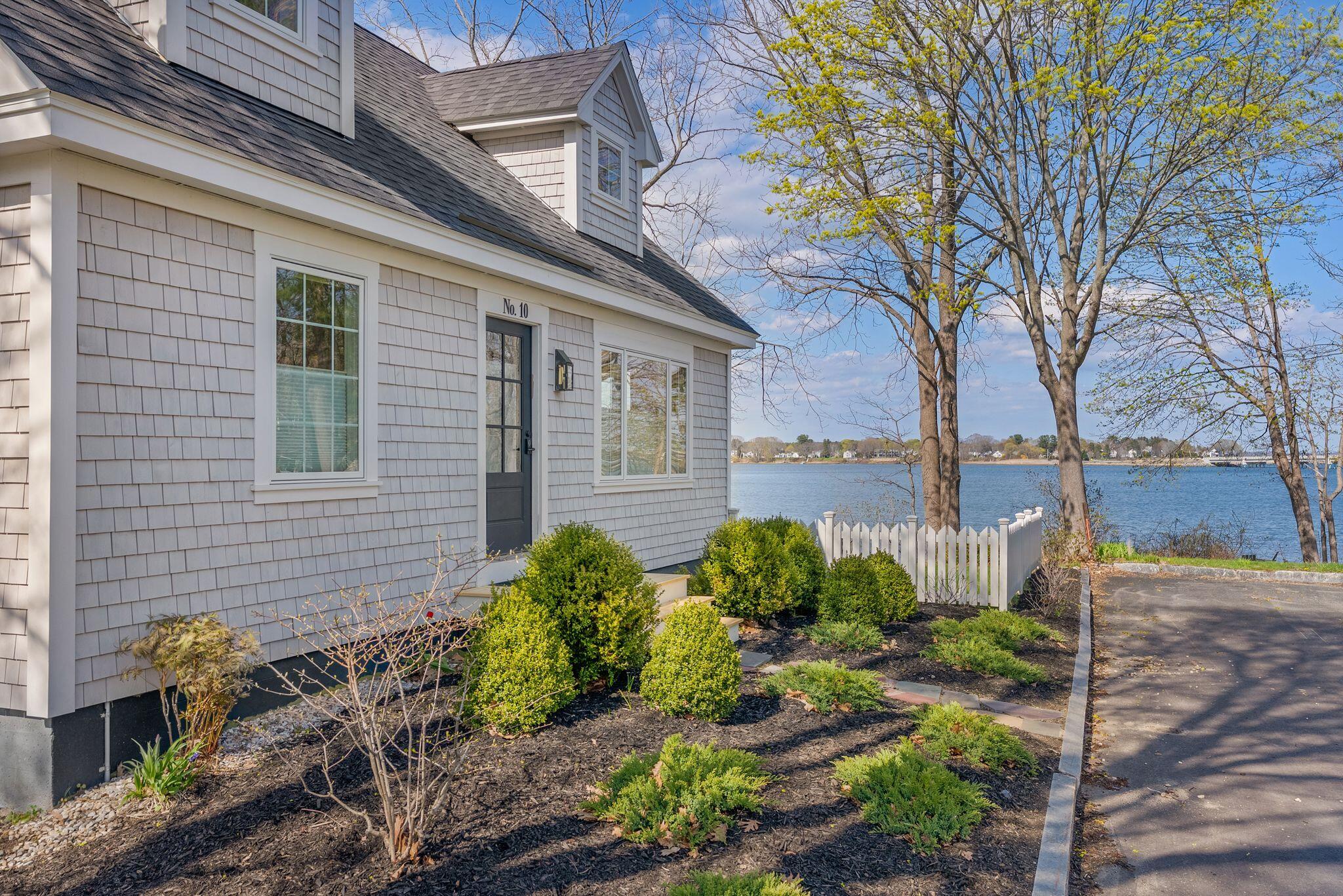 10 Helene Street Portland, ME 04103 - Photo 2 of 57 Water View From Entry