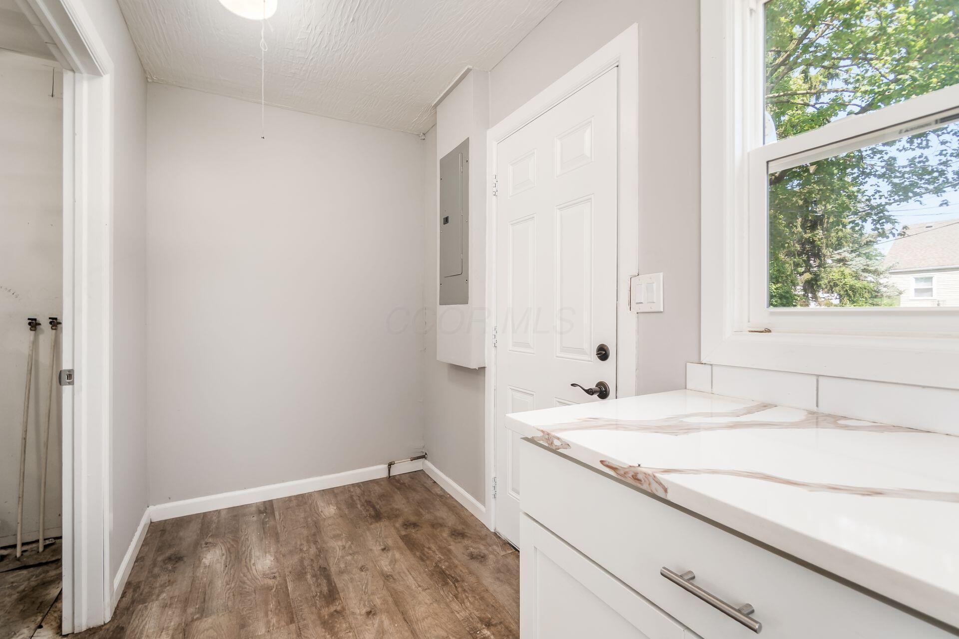 3366 Karl Road Columbus, OH 43224 - Photo 11 of 23 011_ Rd Columbus OH 43224 USA