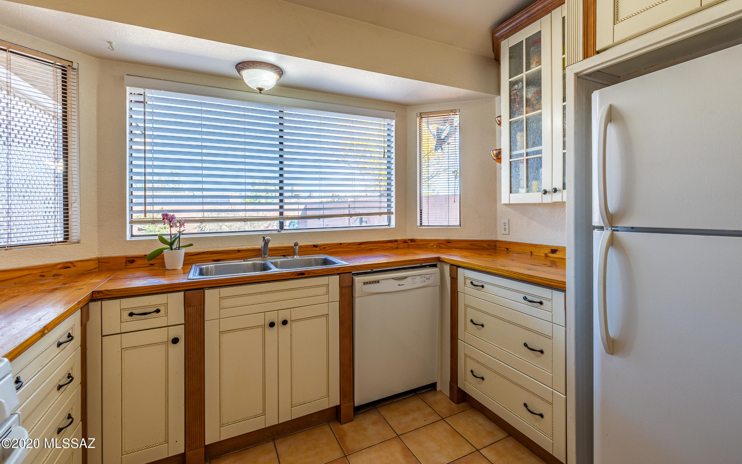2610 West Sunset Road Tucson, AZ 85741 - Photo 8 of 23