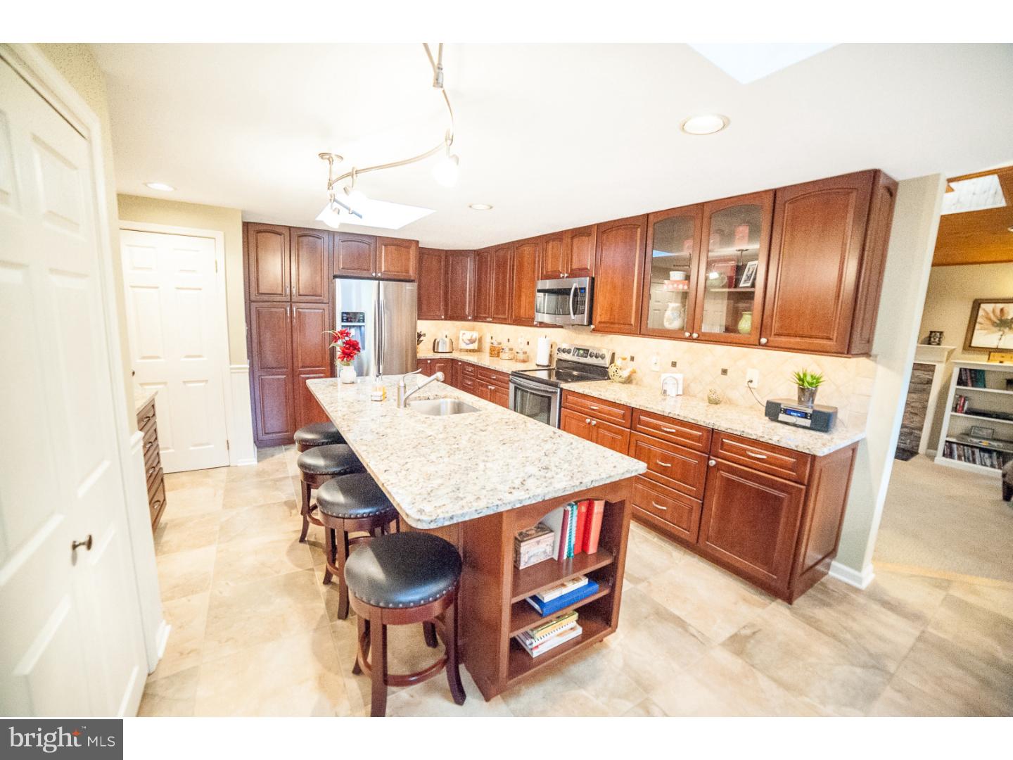 343 Marple Road Broomall, PA 19008 - Photo 6 of 21 Gallery Image 6
