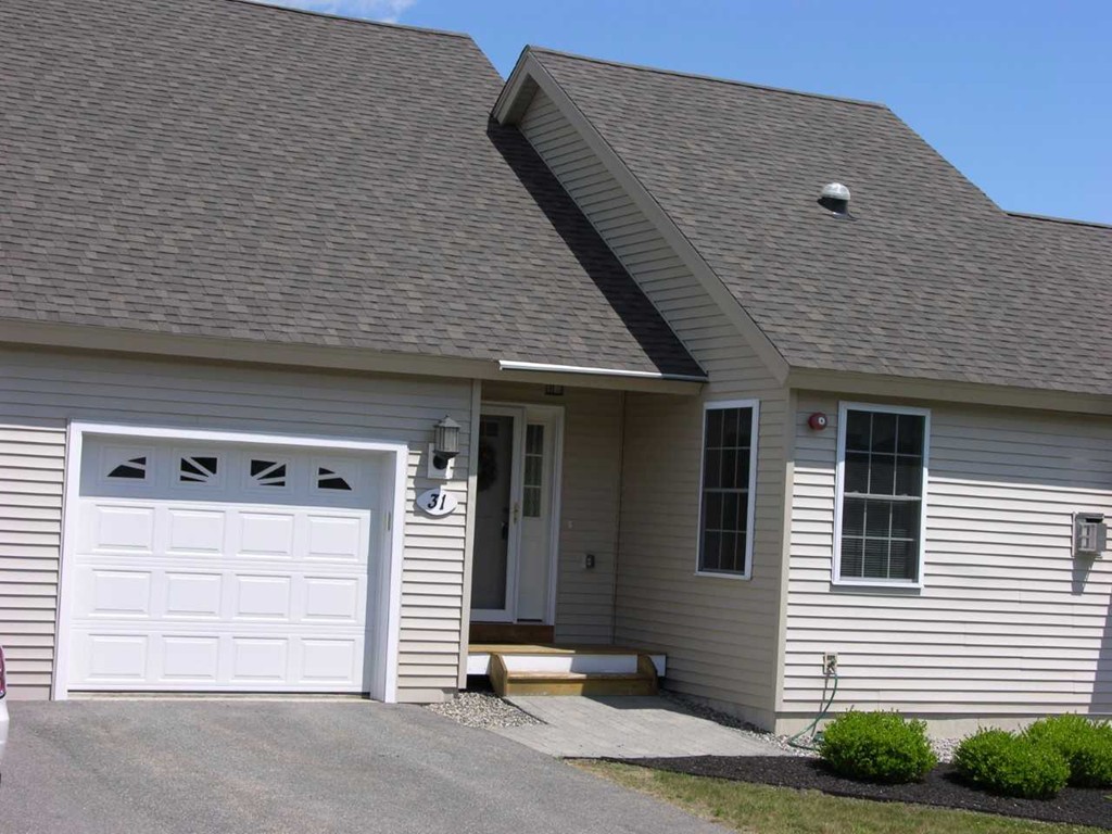 31 Hall Road, Unit 31 Fremont, NH 03044 - Photo 1 of 26
