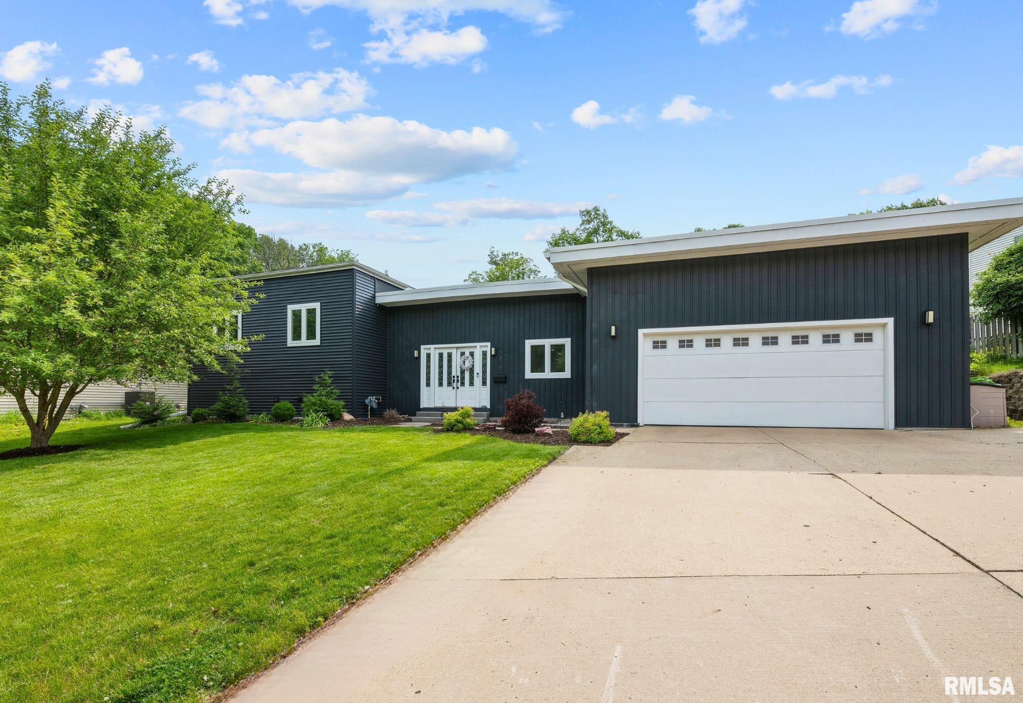 2916 36th Street Moline, IL 61265 - Photo 1 of 56 Gallery Image 1