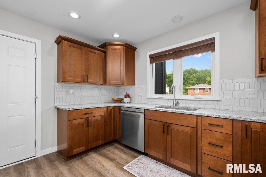 2916 36th Street Moline, IL 61265 - Photo 19 of 56 Gallery Image 19