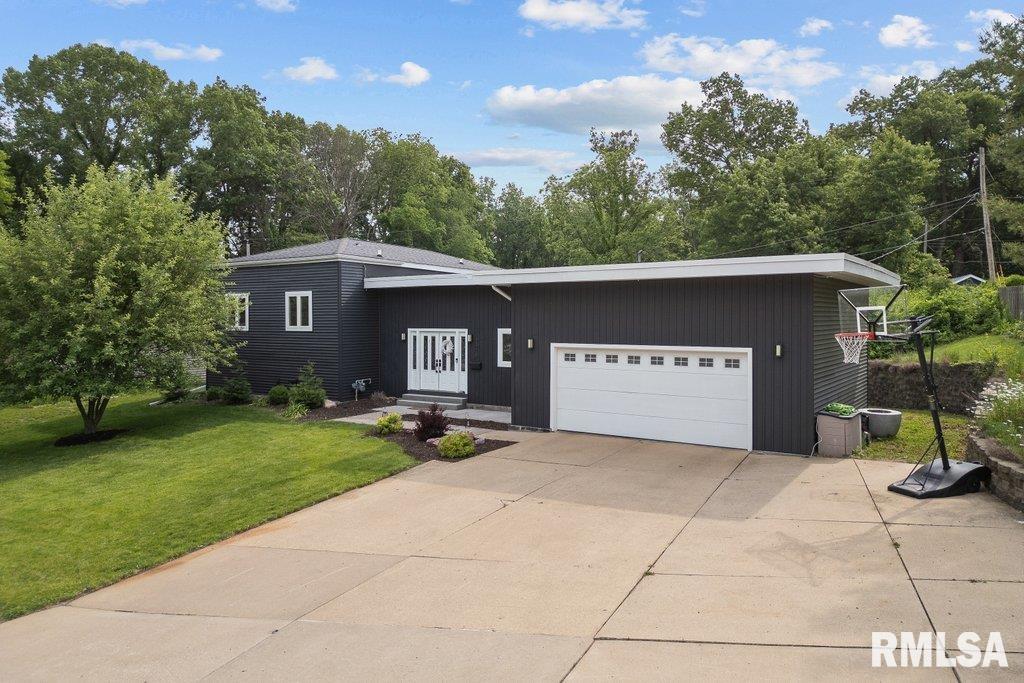 2916 36th Street Moline, IL 61265 - Photo 2 of 56 Gallery Image 2