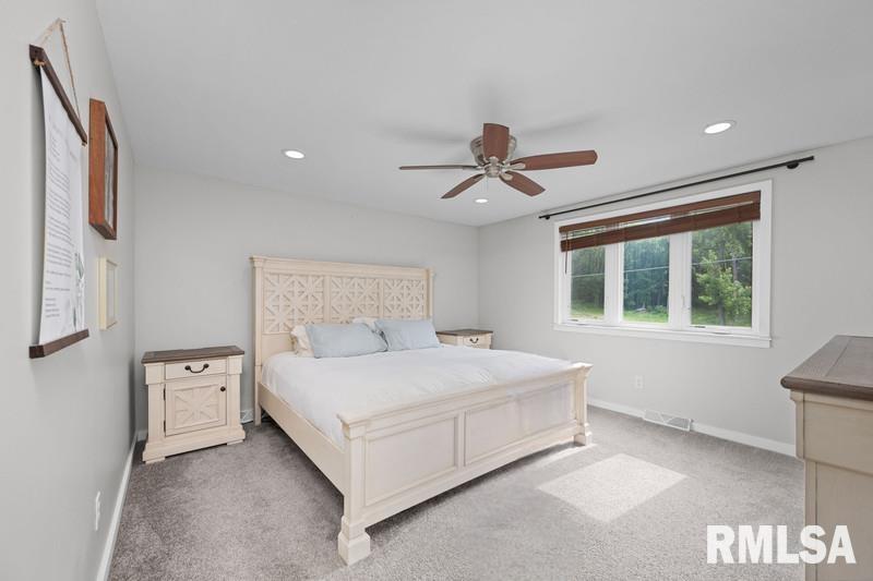 2916 36th Street Moline, IL 61265 - Photo 38 of 56 Gallery Image 38