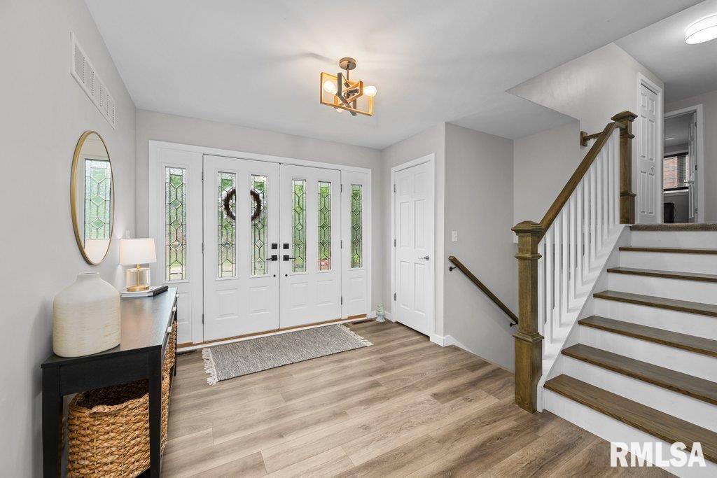 2916 36th Street Moline, IL 61265 - Photo 4 of 56 Gallery Image 4