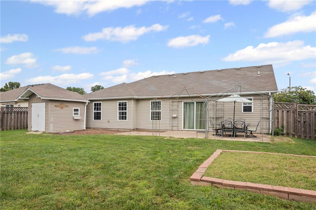 727 Country Lane Raymore, MO 64083 - Photo 18 of 18