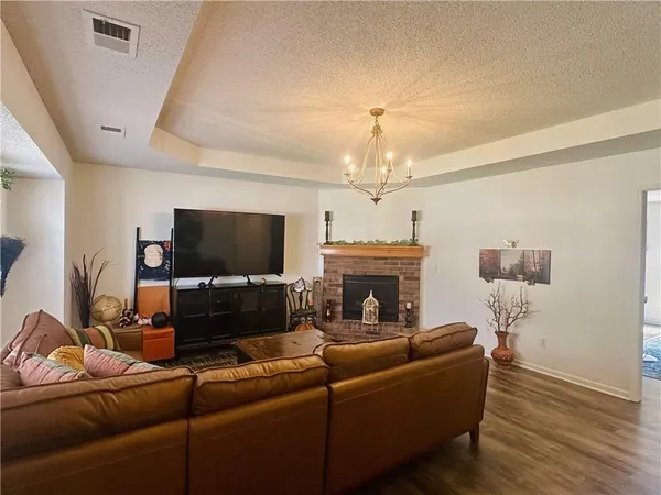 $314,900 | 727 Country Lane, Raymore, MO 64083