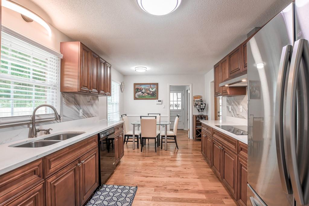 656 Bruce Way Southwest Lilburn, GA 30047 - Photo 17 of 32