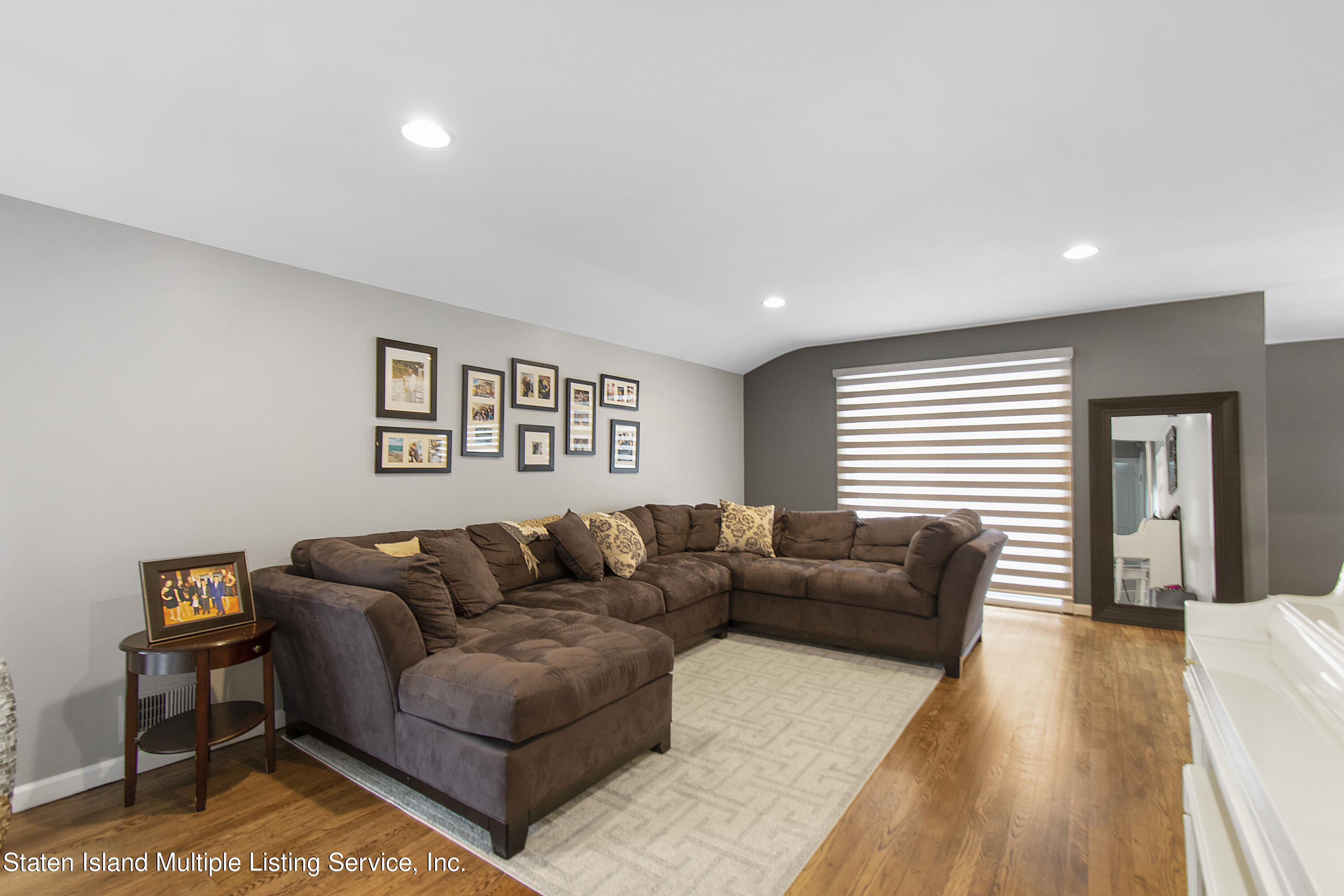 953 Willowbrook Road Staten Island, NY 10314 - Photo 6 of 31 DSC_5829