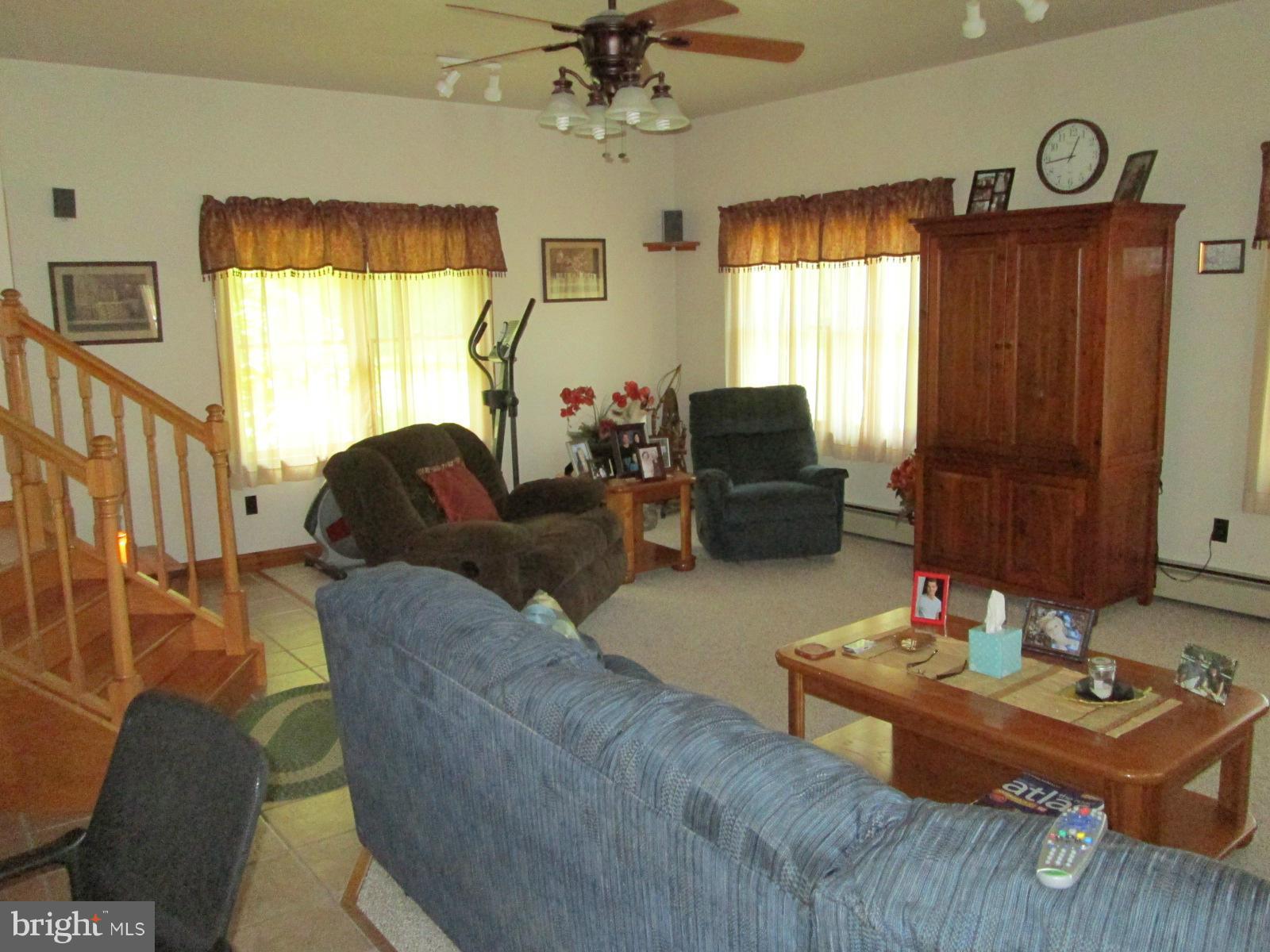 54 Pergin Farm Road Oakland, MD 21550 - Photo 3 of 29 Living Room